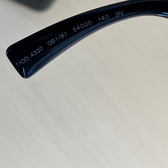 Versace Awesome Black Sunglasses - Model 4320- Made In Italy - Picture 10 of 10